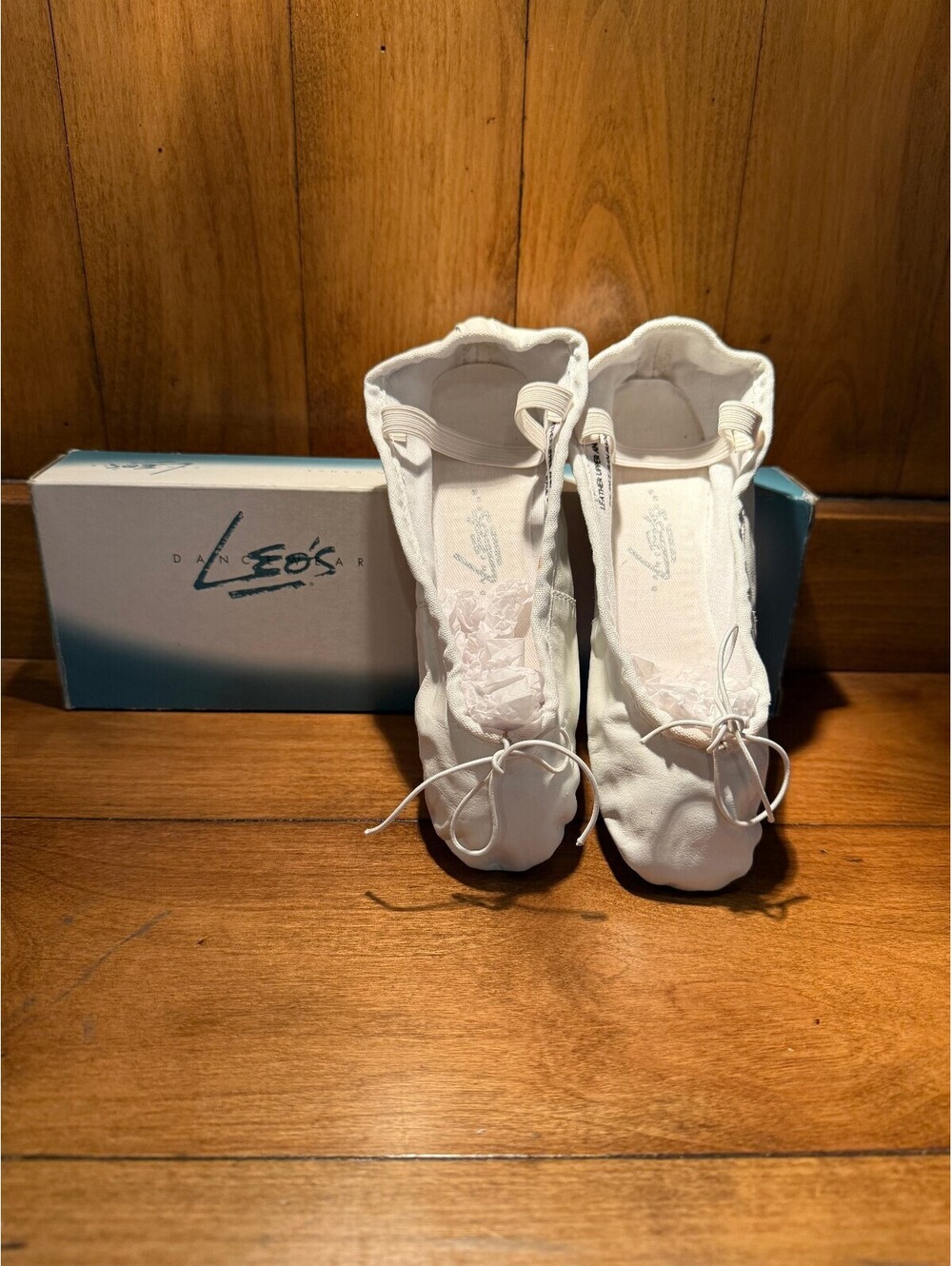 New Leo's White Leather Upper Dance Shoes Youth Size 1